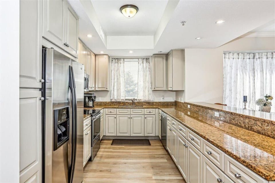 Condo, Multiple Beds (Lost Key 201C) | Private kitchen