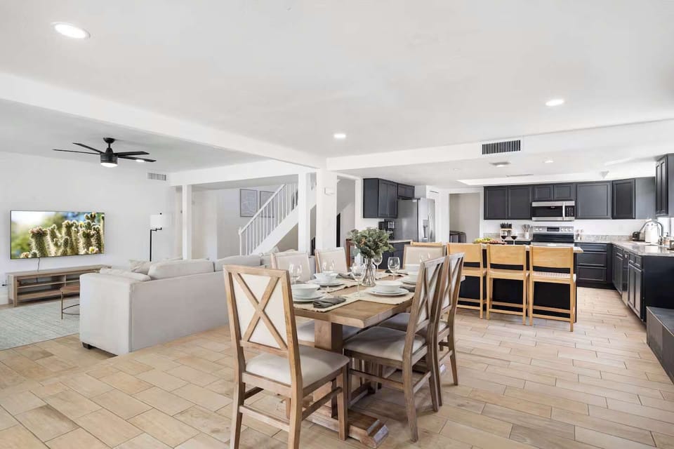 Open dining area with seating for the whole group
