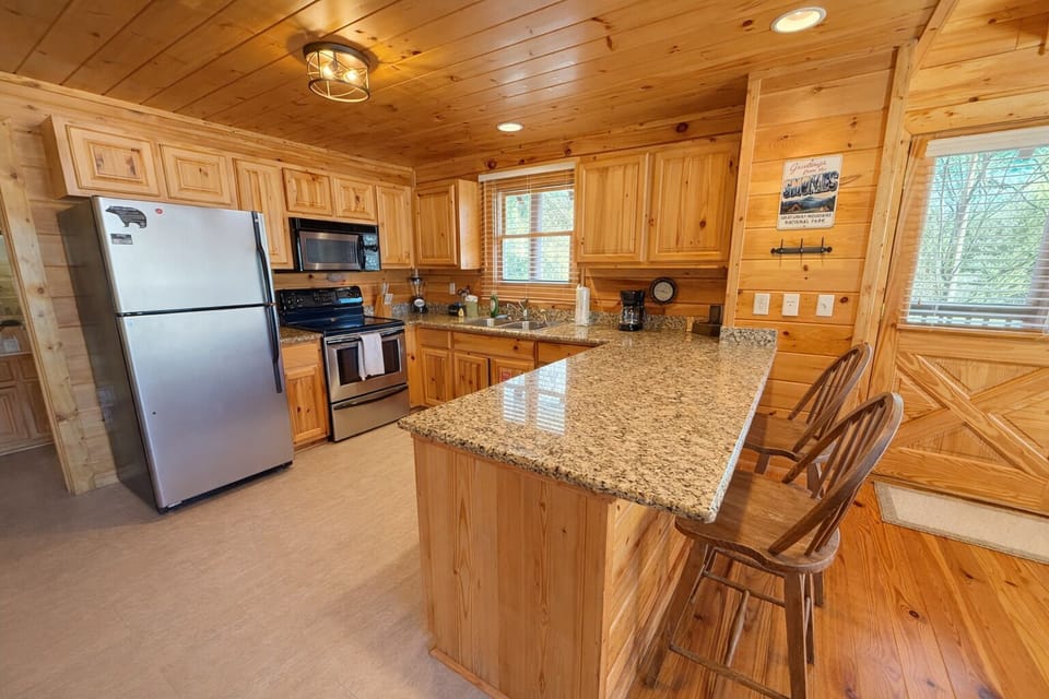 Full size kitchen