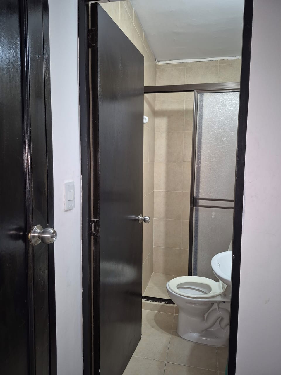 Shower, free toiletries, towels, soap