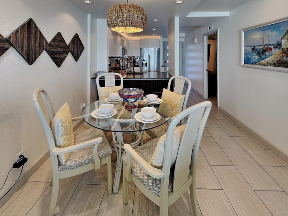 Condo (2 Bedrooms) | Property amenity