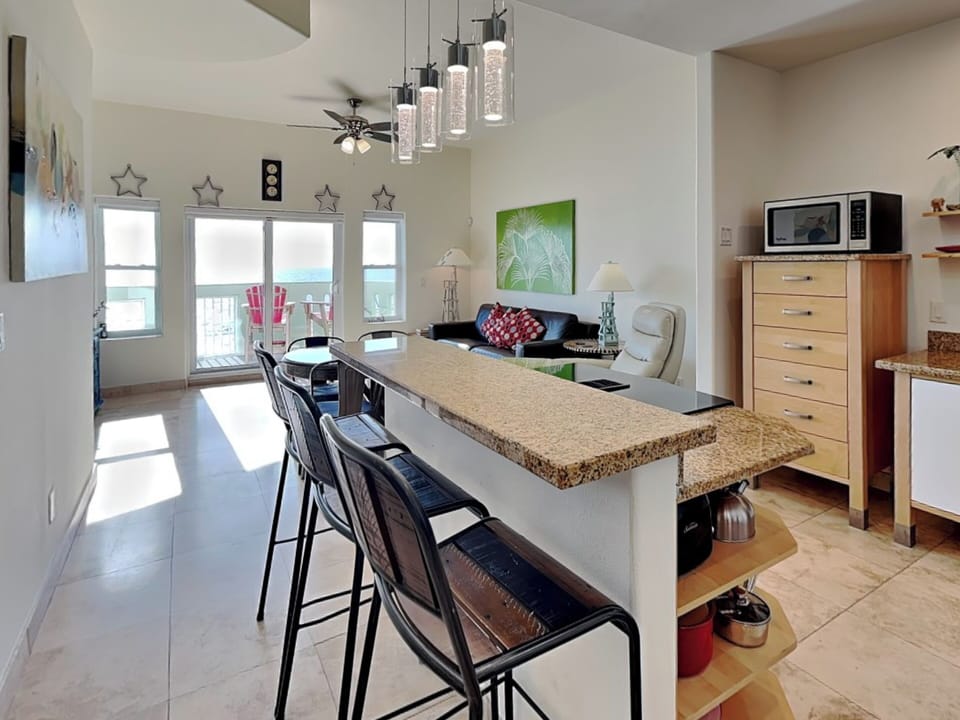 Condo (2 Bedrooms) | Property amenity