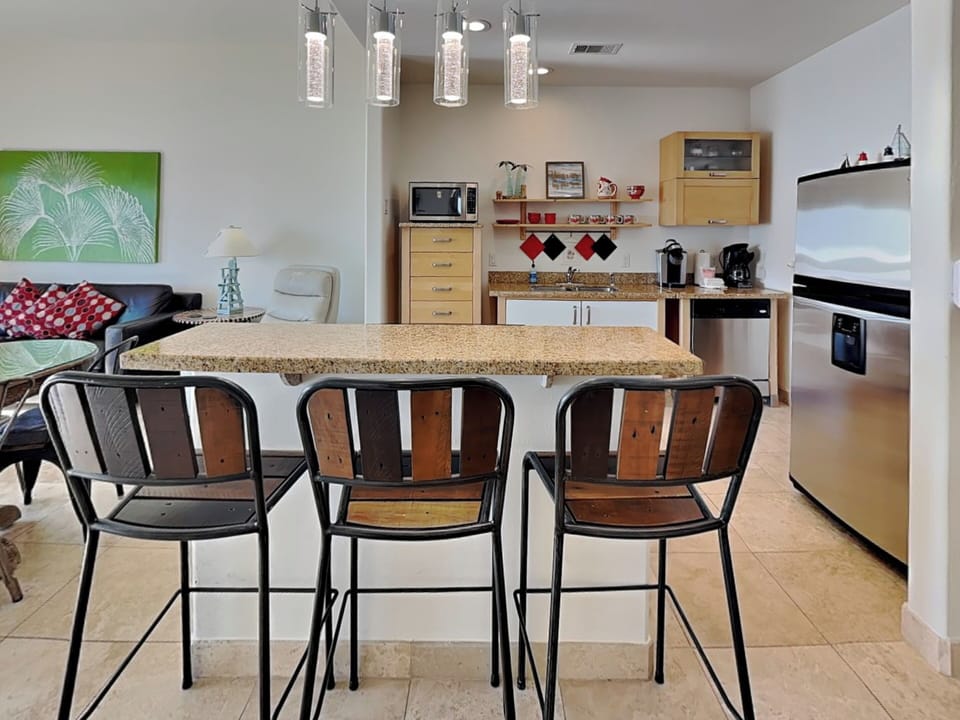 Condo (2 Bedrooms) | Property amenity