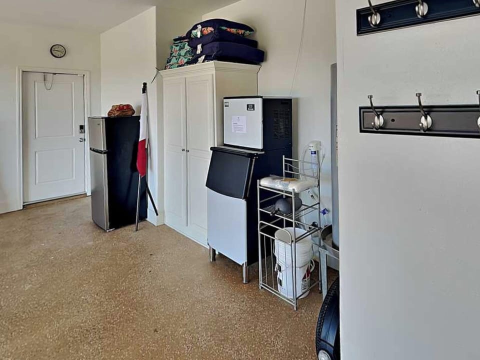 House (3 Bedrooms) | Property amenity