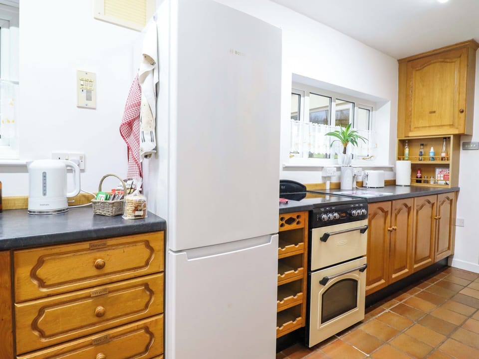 Dishwasher, cookware/dishes/utensils
