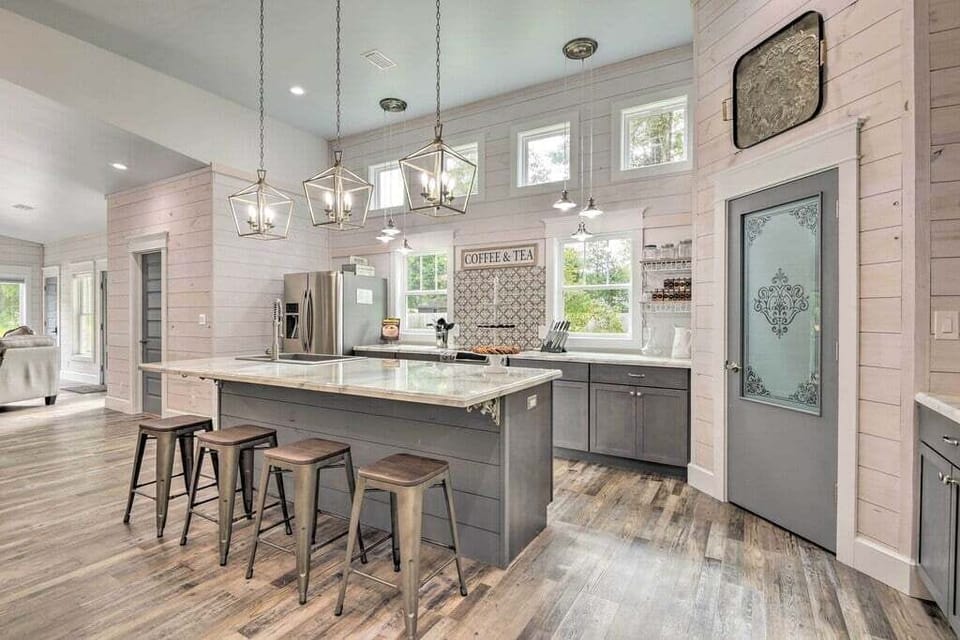House, Multiple Beds, Pool Access, Pool View (Oak Manor) | Private kitchen