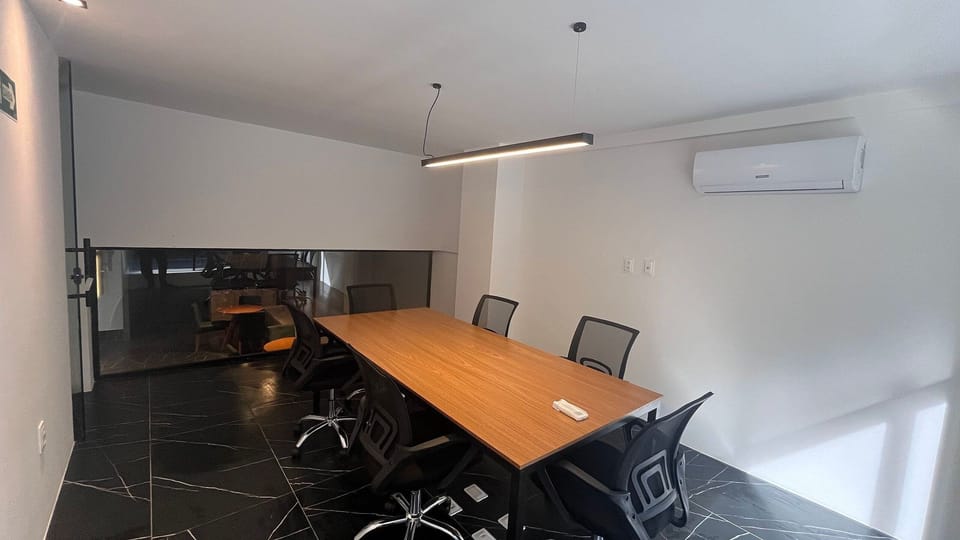 Meeting / conference room