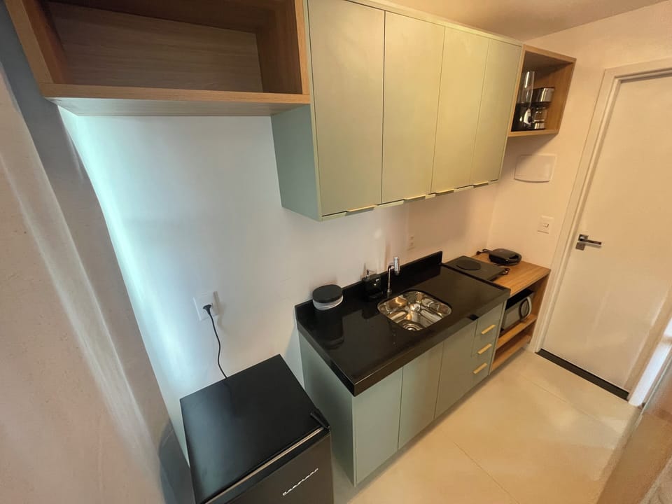 Deluxe Studio, Balcony, Sea View | Private kitchen