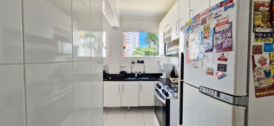 Basic Apartment | Private kitchen | Fridge, microwave, oven, blender
