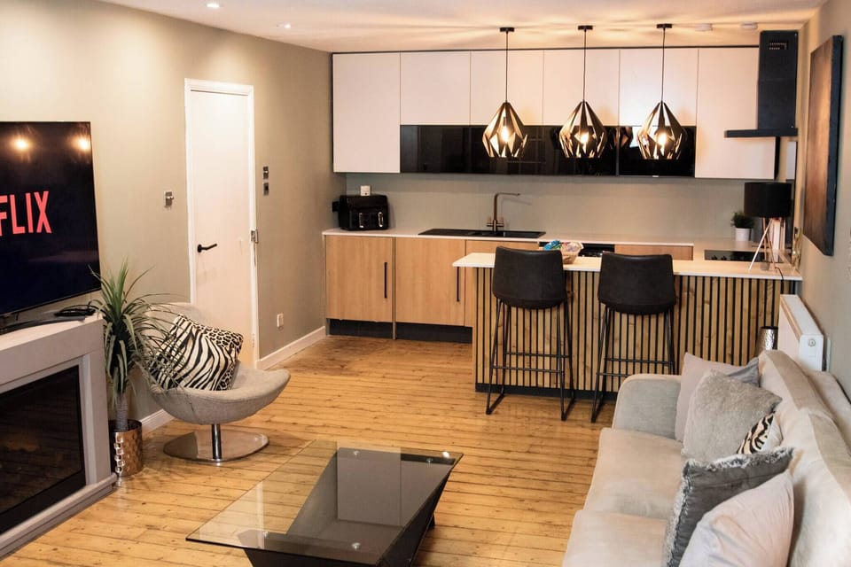 Apartment, 1 Bedroom | Living room