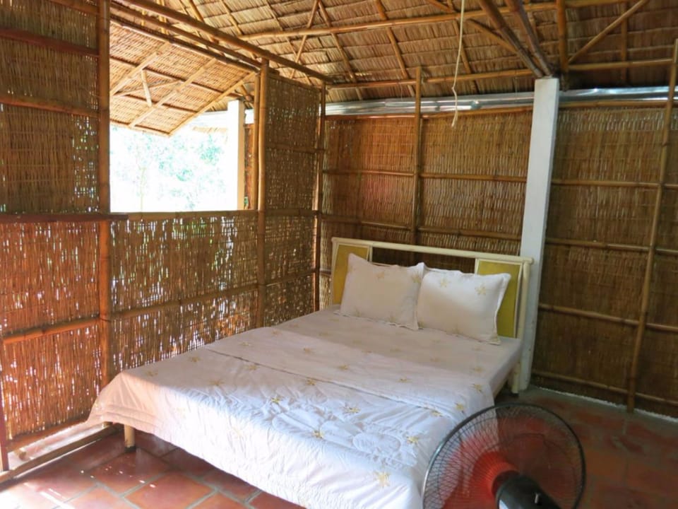 Bungalow | Desk, free WiFi