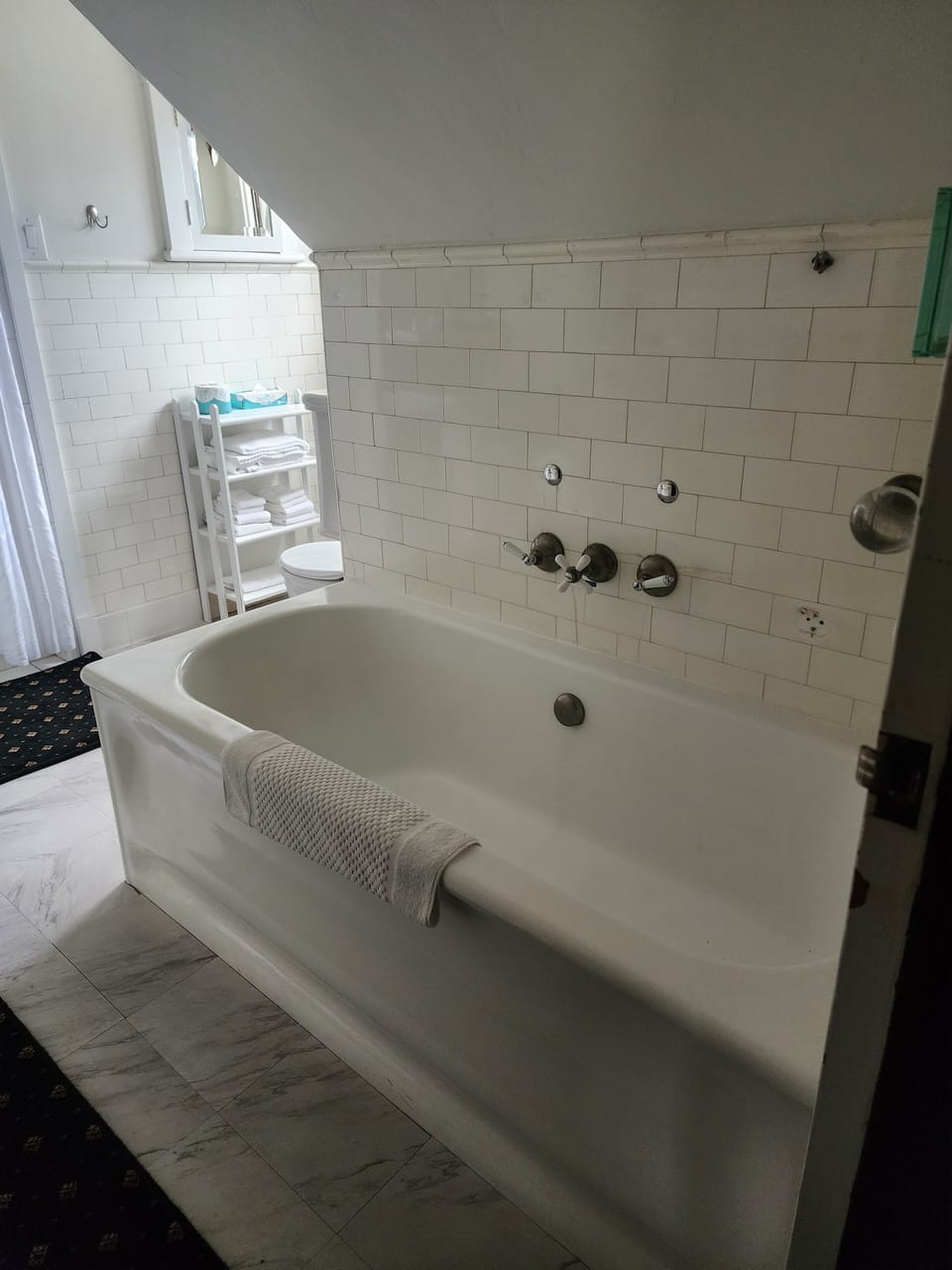 Double Room, 1 King Bed, Private Bathroom | Bathroom | Combined shower/tub, deep soaking tub, hair dryer, towels