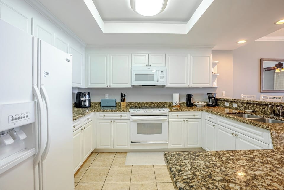 Large kitchen fully stocked