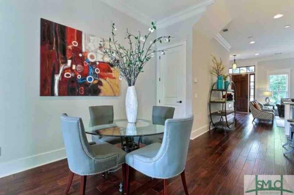Upper Unit - Dining Area