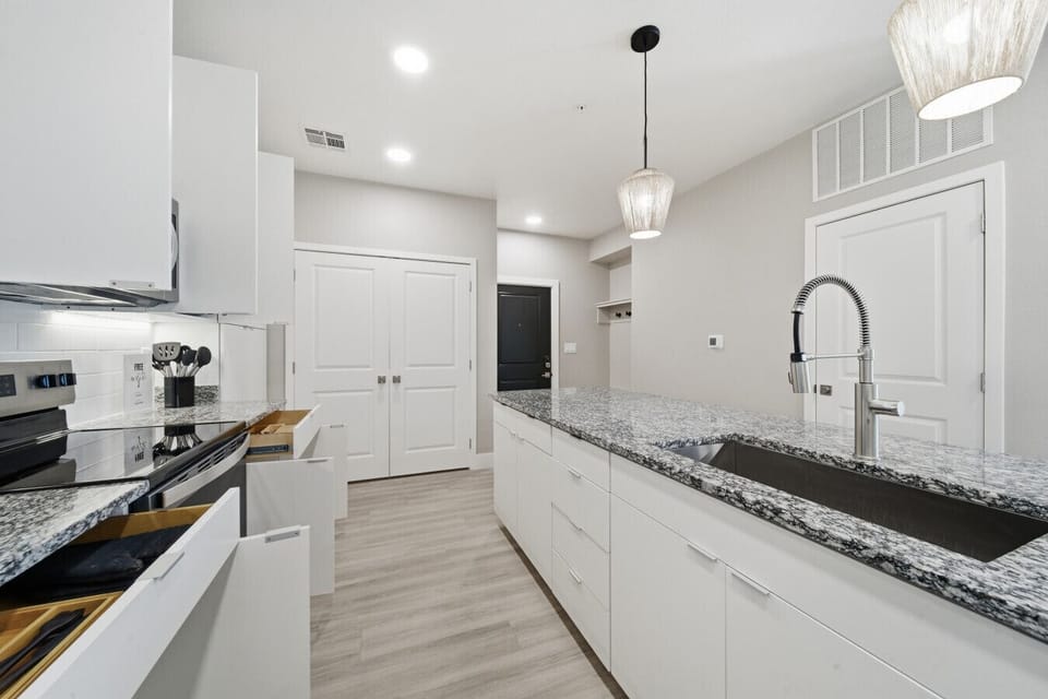 2-Bedroom Kitchen