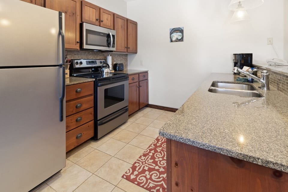 Stainless Steel Appliances and Granite Countertops