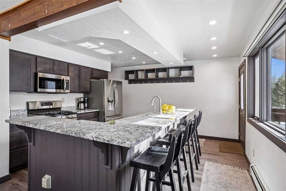 Kitchen - Villa Mount Royal - Frisco Vacation Rental