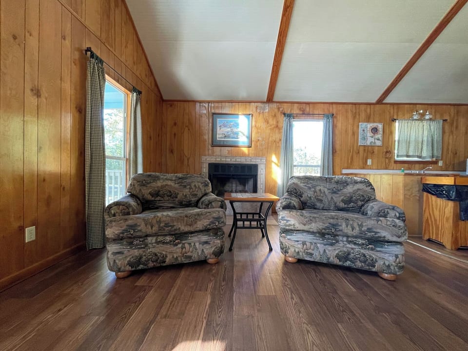 Seats & Fireplace
