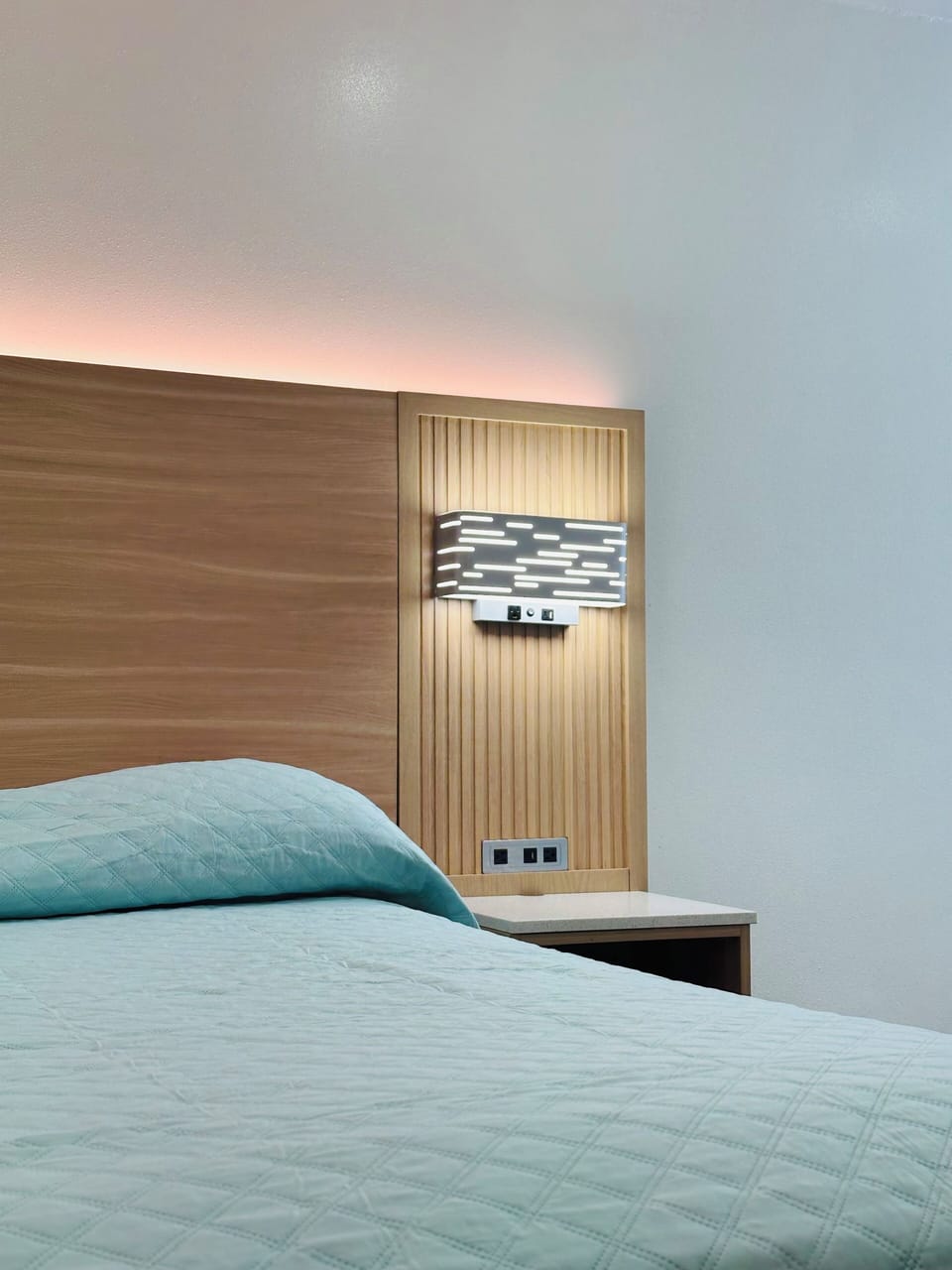 Comfort Room, 1 King Bed, Private Bathroom | Laptop workspace, free WiFi