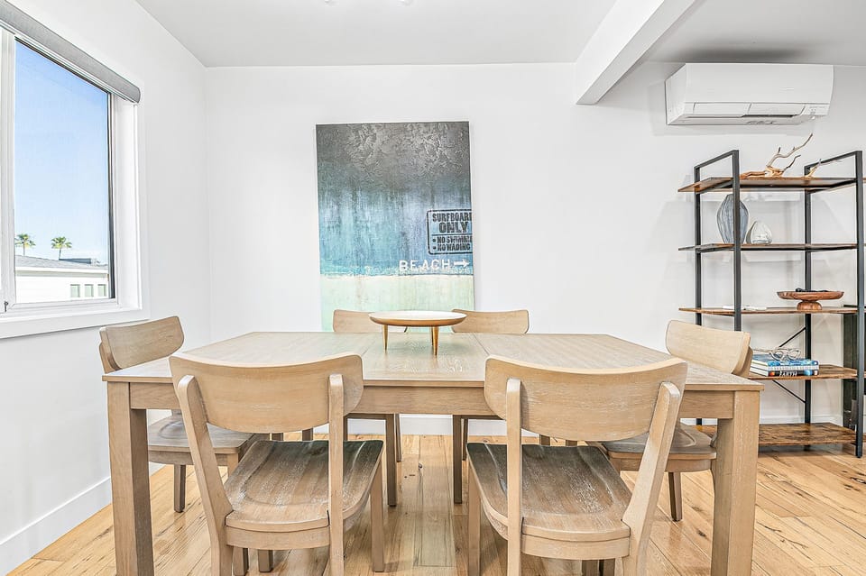 Gather for casual breakfasts or elegant dinners with room for all
                