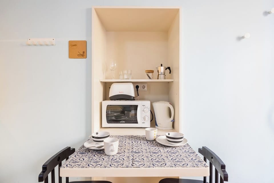 Equipped Kitchenette