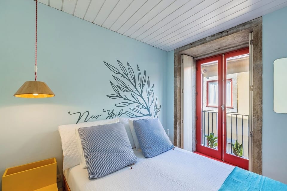 Studio with Comfortable Double-Bed and Air Conditioner