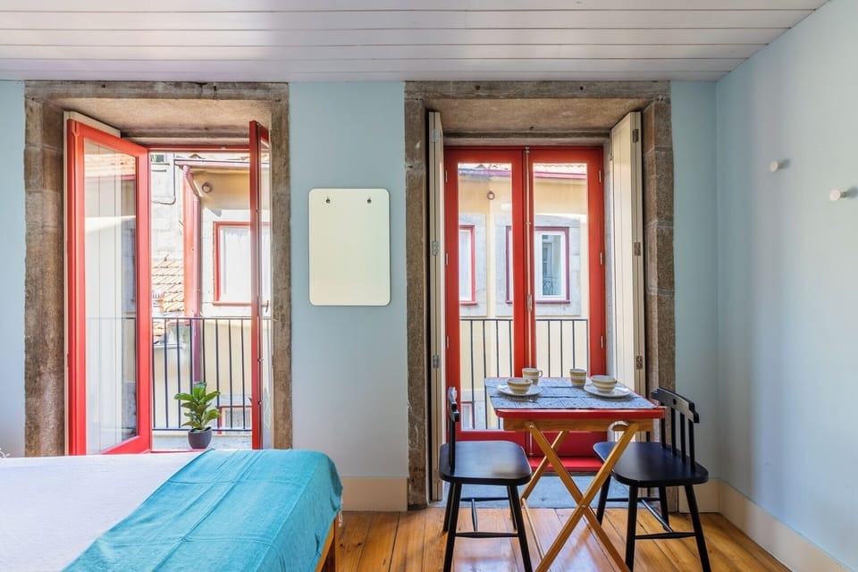 Studio with Comfortable Double-Bed and Air Conditioner