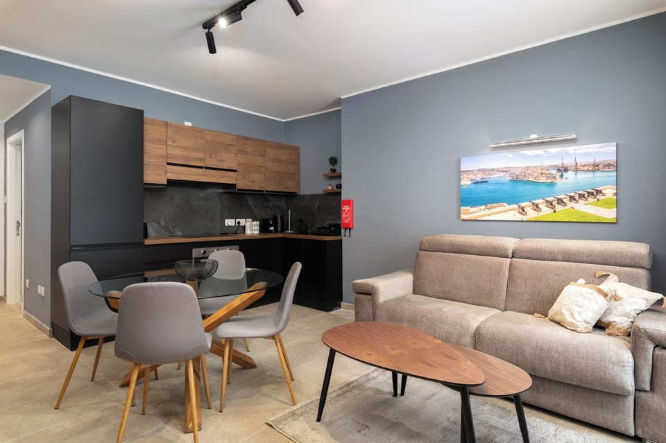 Apartment, City View | Living area