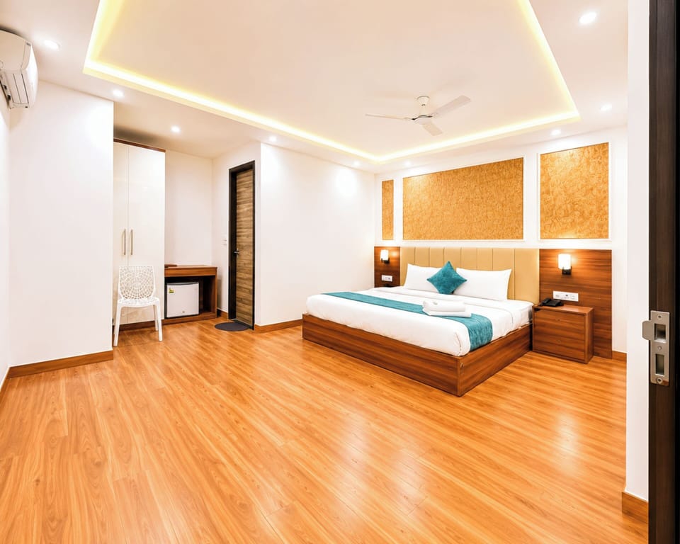 Hypo-allergenic bedding, desk, soundproofing, free WiFi