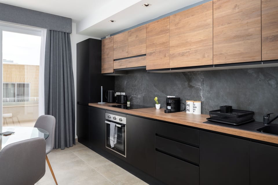 Penthouse, City View | Private kitchen | Electric kettle, toaster