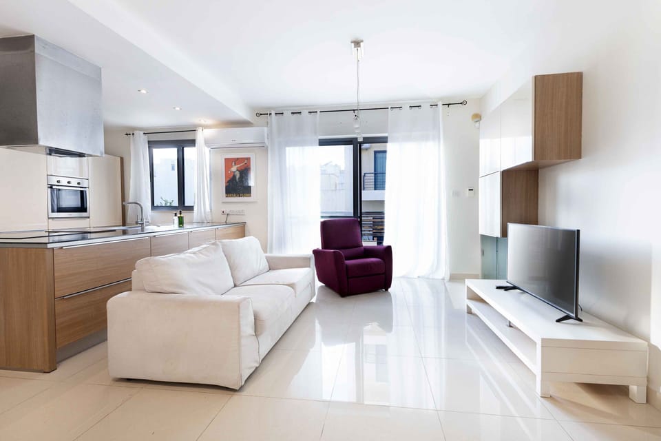 Apartment, City View | Living area