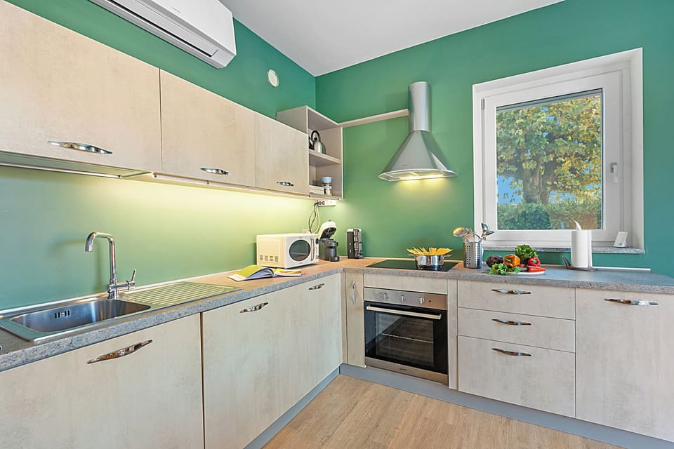 Family Apartment, 1 Bedroom, Balcony, Mountainside (Appartamento Girasole) | Private kitchen