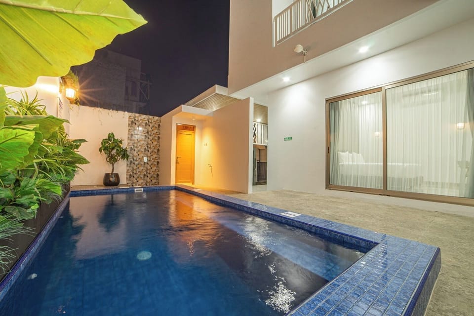 5 outdoor pools