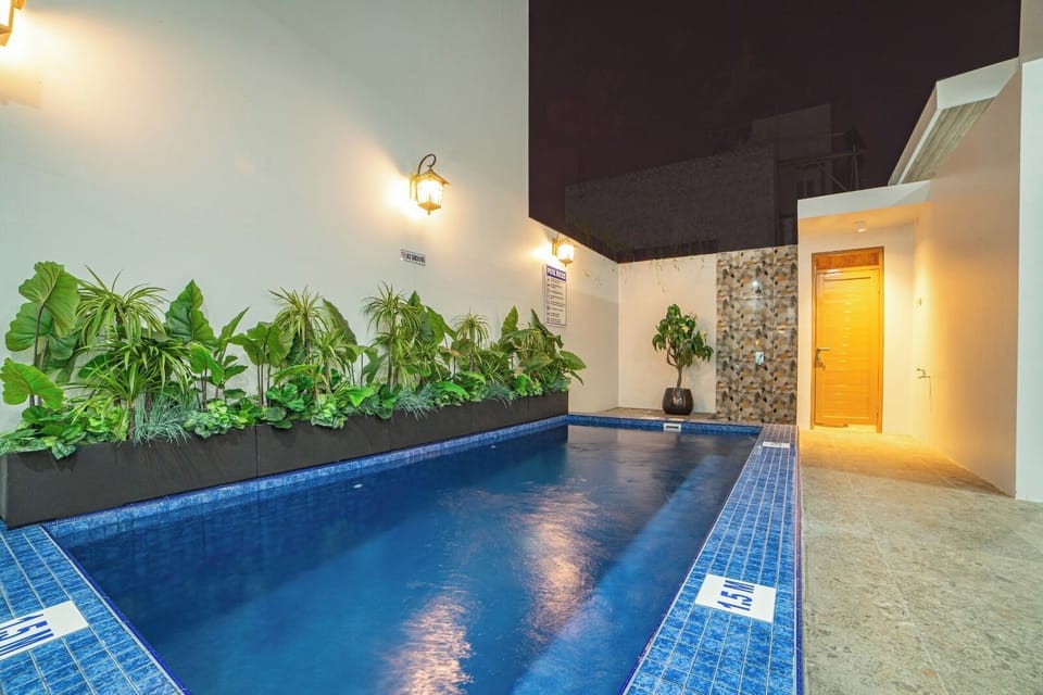 5 outdoor pools