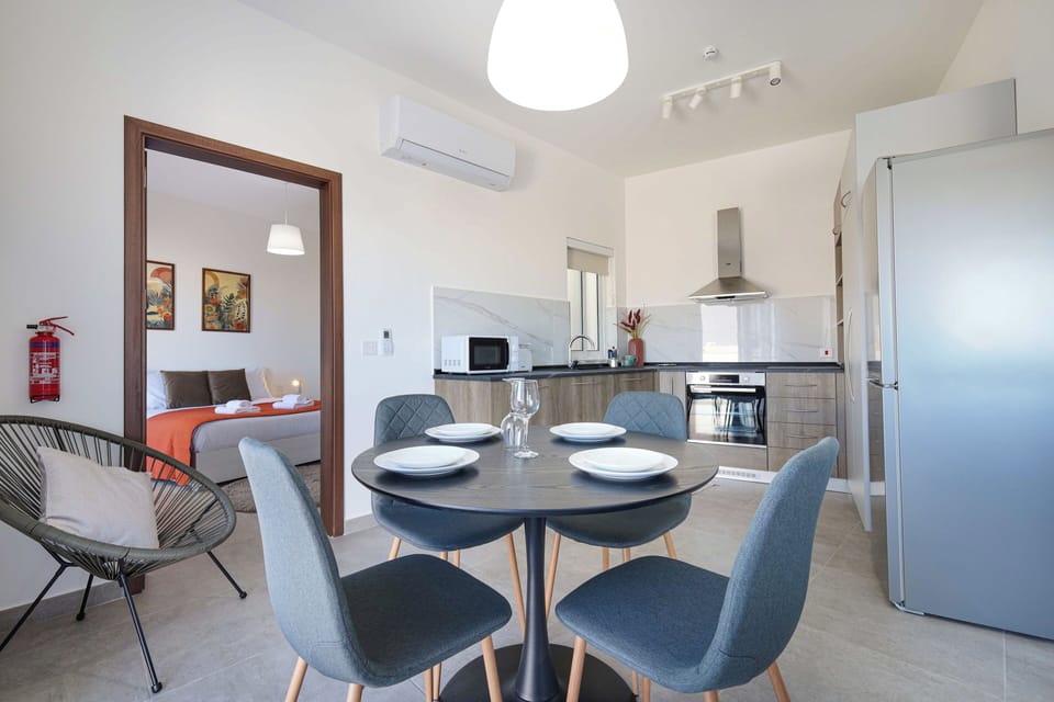 Penthouse, City View | Dining