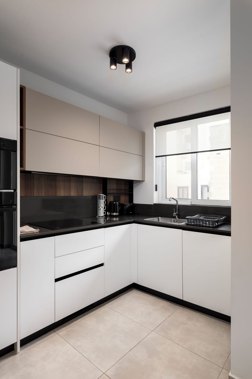 Apartment, City View | Private kitchen