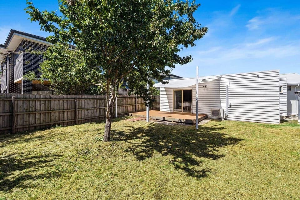 A spacious, street-front home with convenient access, generous parking, and room to settle in — ideal for families and longer stays.