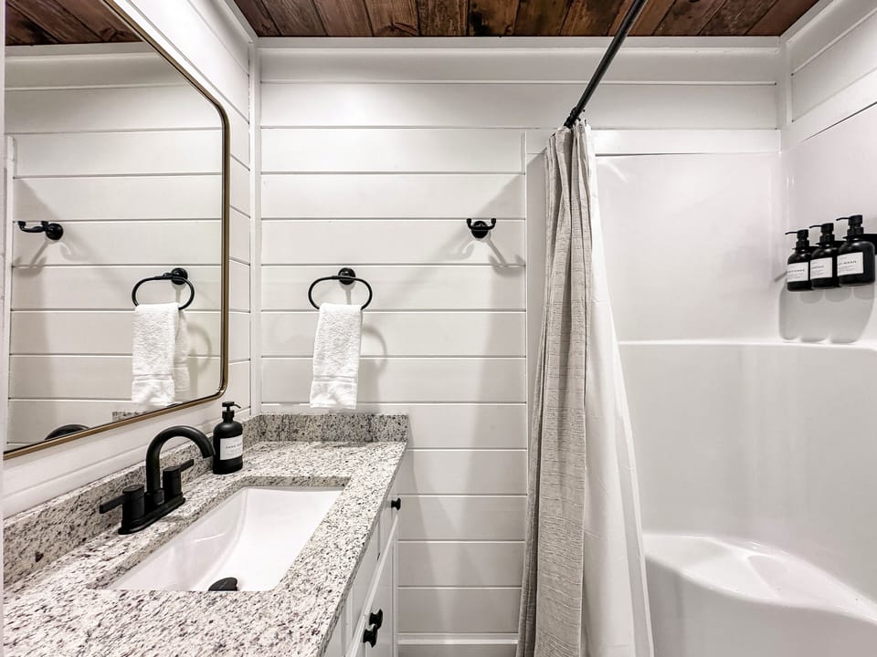 Bedroom 1's ensuite.