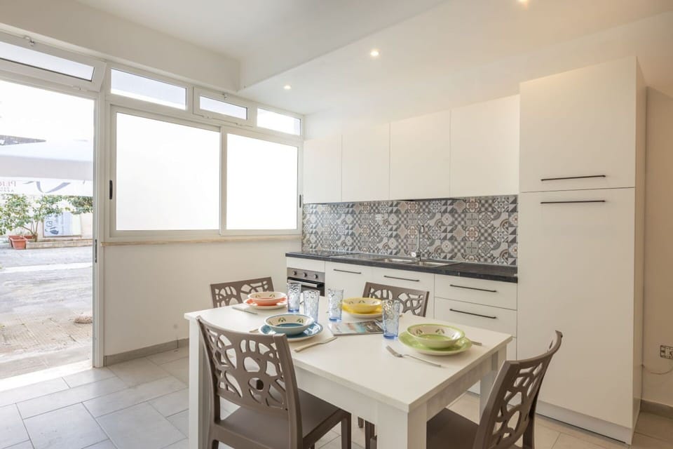 Autumn, Kitchen, Spring, Summer