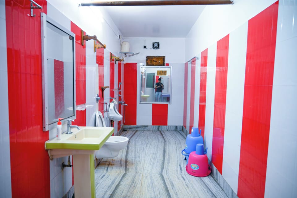 Shower, towels, soap, shampoo