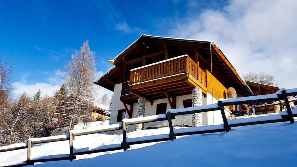 Chalet Beaumont in winter