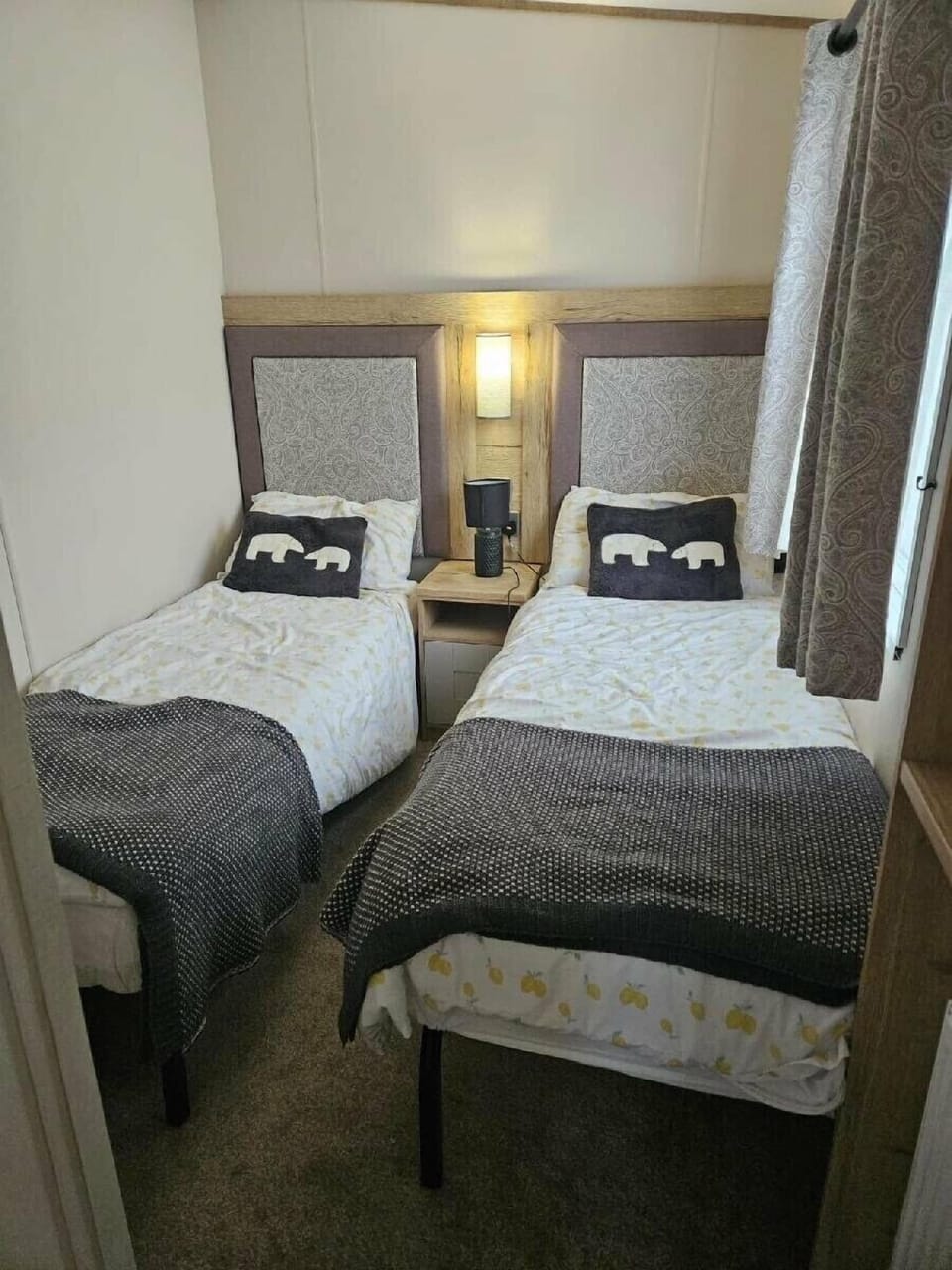 2 bedrooms, individually decorated, individually furnished, free WiFi