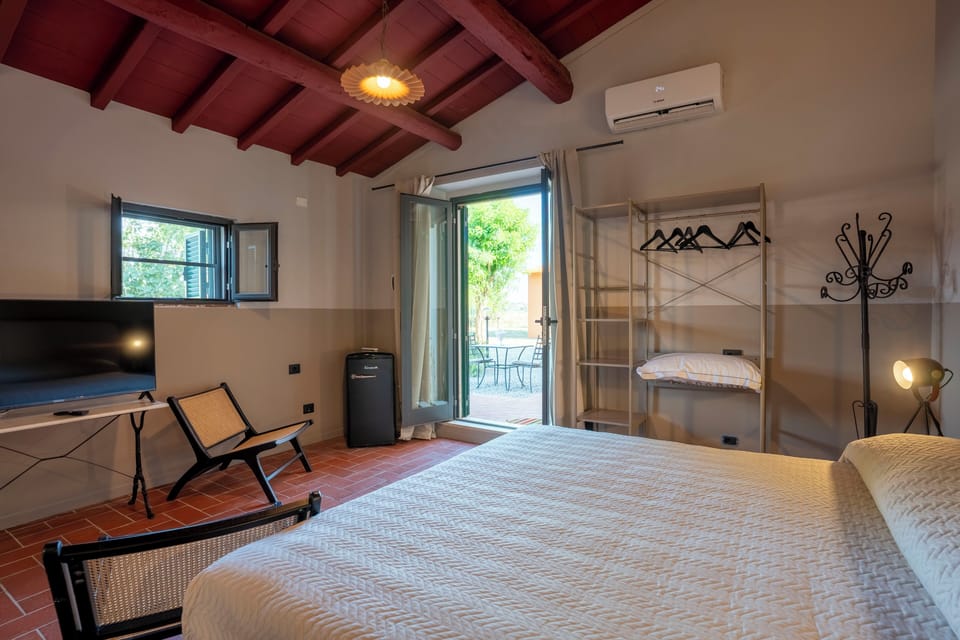 Comfort Double or Twin Room, Garden View | Desk, laptop workspace, blackout drapes, WiFi (free)