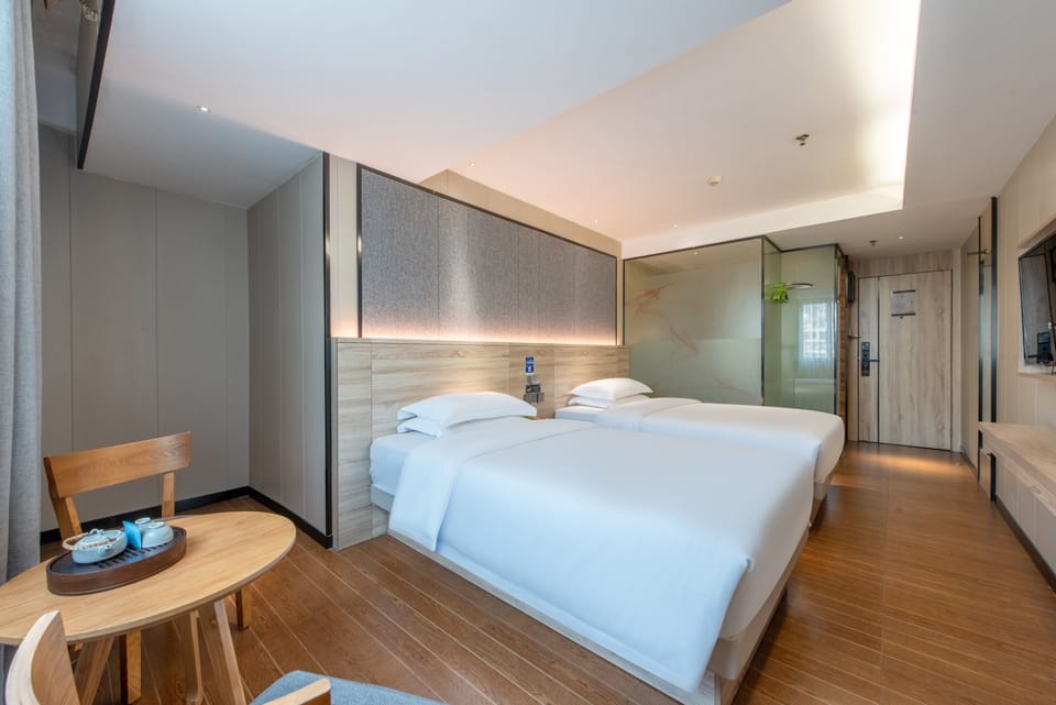 Superior Twin Room | Desk, laptop workspace, soundproofing, free WiFi