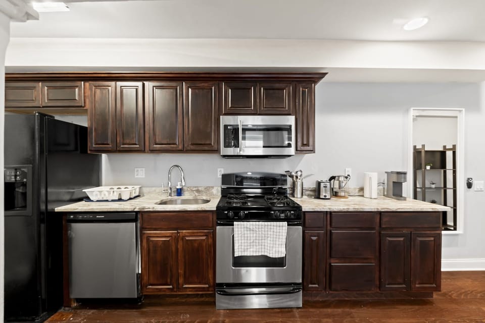 Full Kitchen