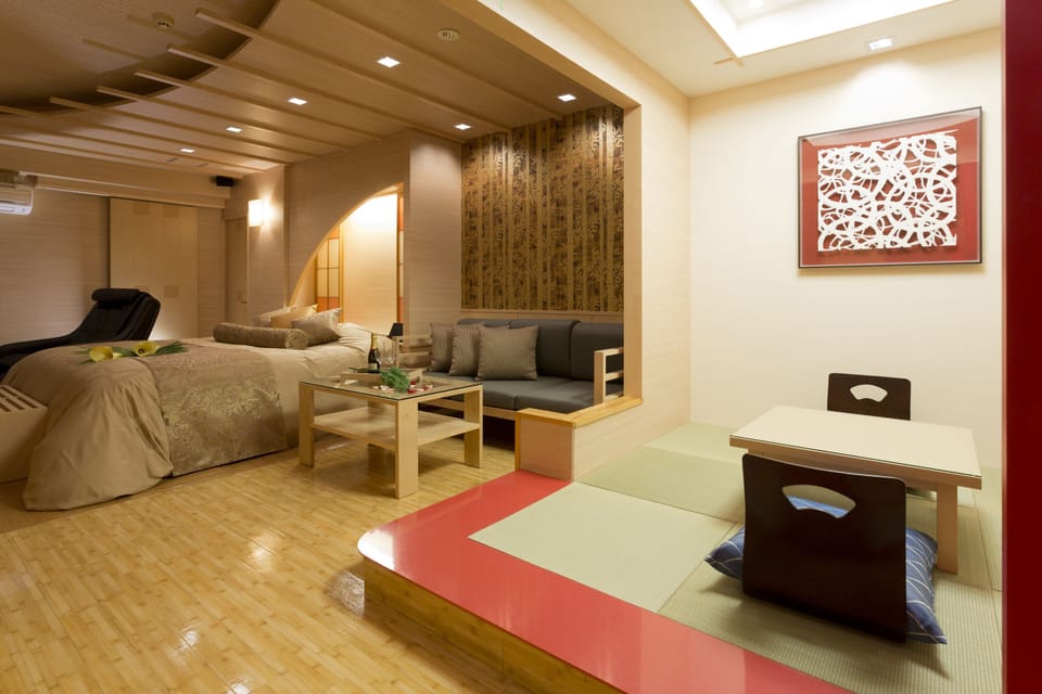 Luxury Room, 1 King Bed | Down comforters, minibar, desk, blackout drapes