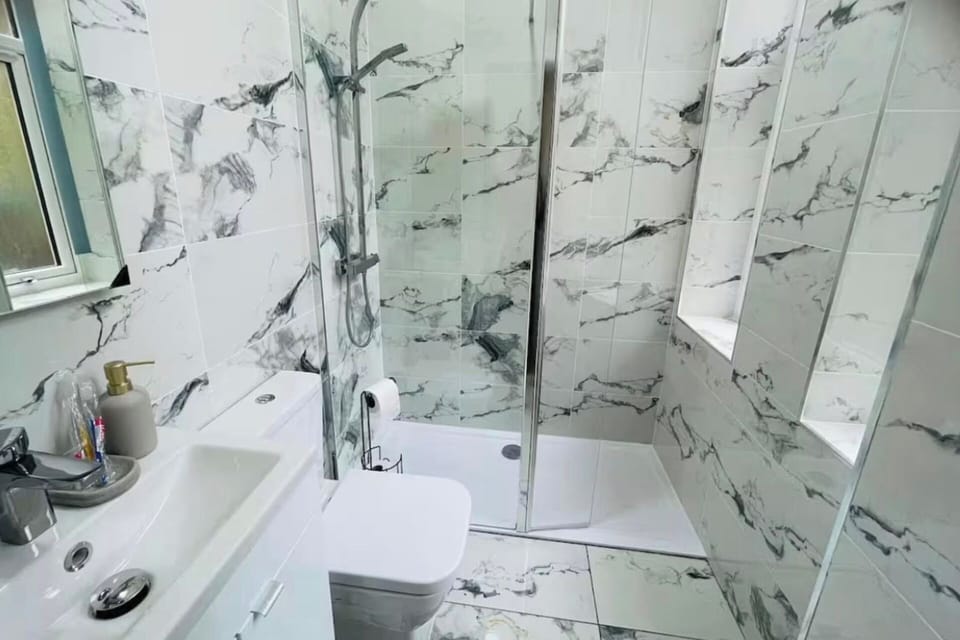 Near Hampden - Parking - Wifi - Sleeps 6 Apartment in Glasgow