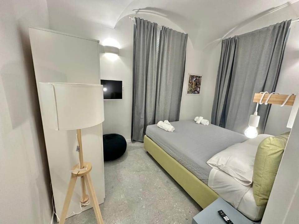 Deluxe Studio Suite | Blackout drapes, soundproofing, free WiFi