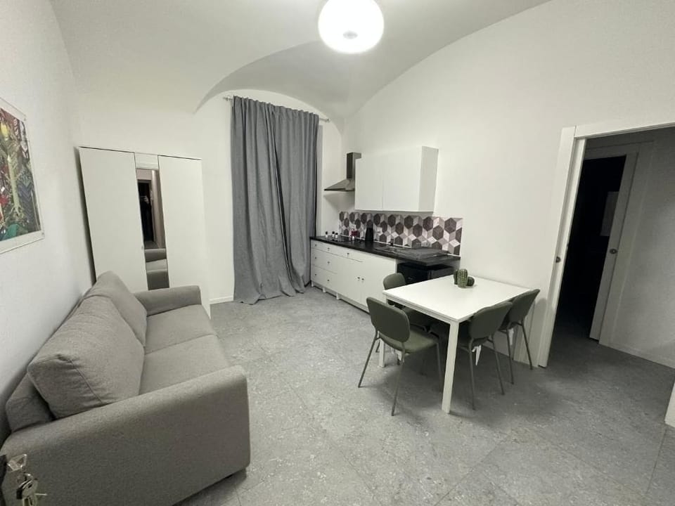 Deluxe Studio Suite | Living area | TV