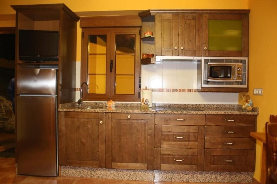 Apartment, Balcony, Garden View | Private kitchen